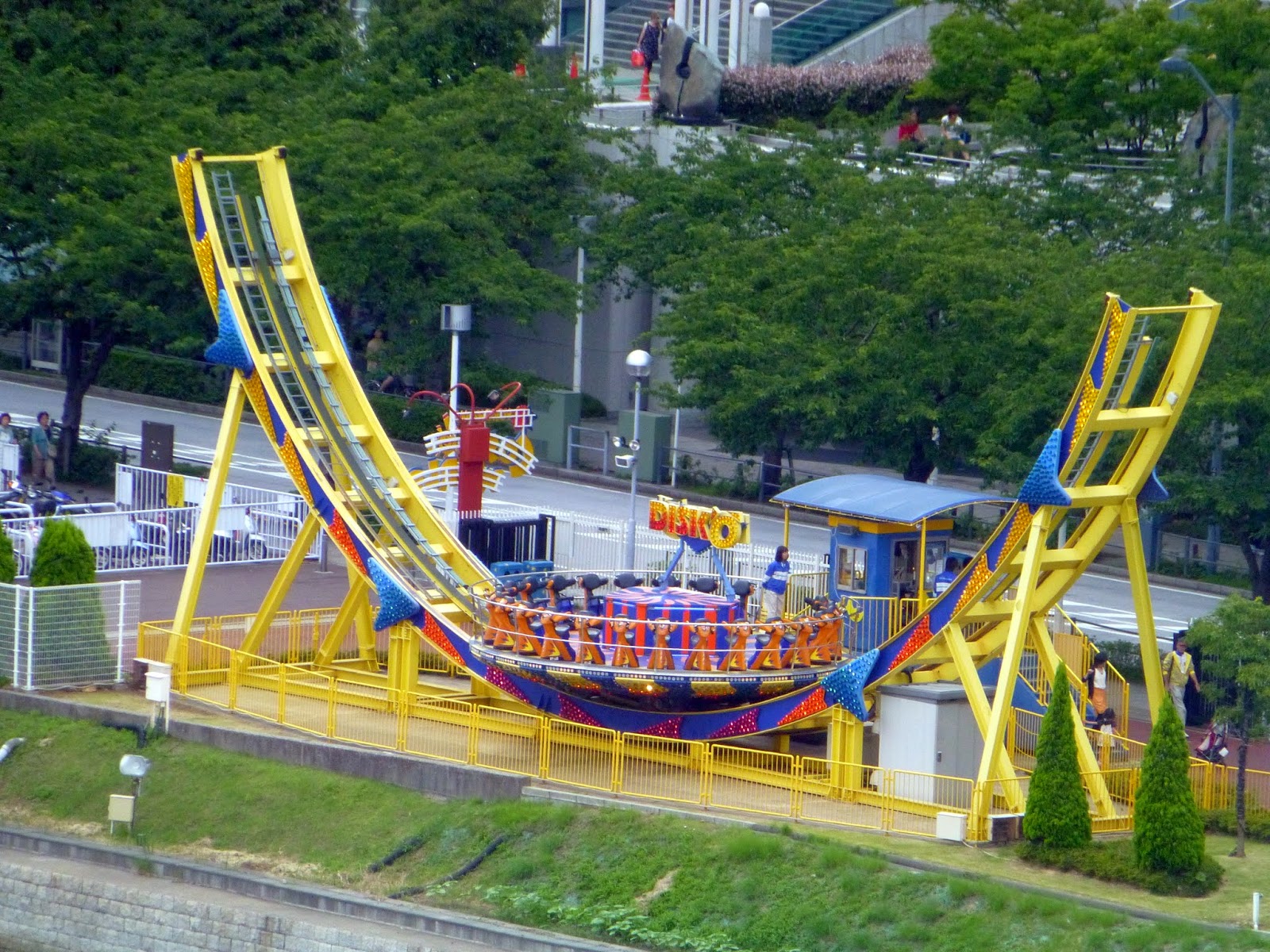 Chaos and Kanji: Yokohama Cosmo World from the Ferris Wheel