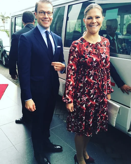 Crown Princess Victoria and Prince Daniel have started their second day in Lima early, leaving the hotel before 07.30