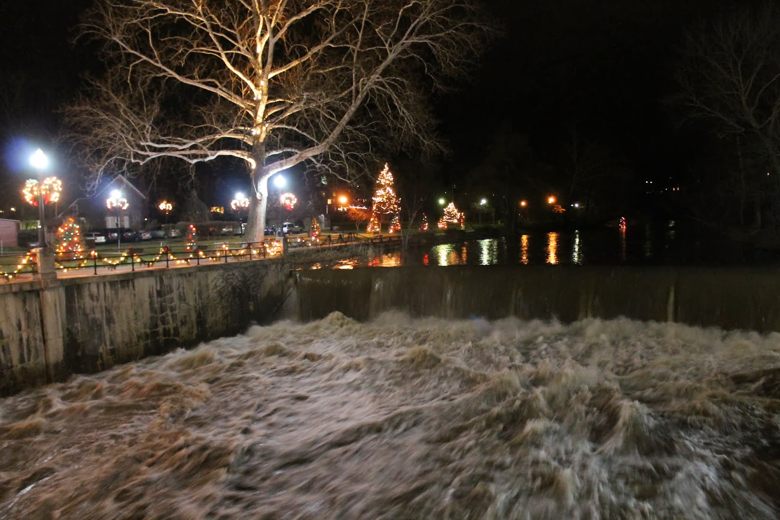 Down by the Bays Chagrin Falls Christmas