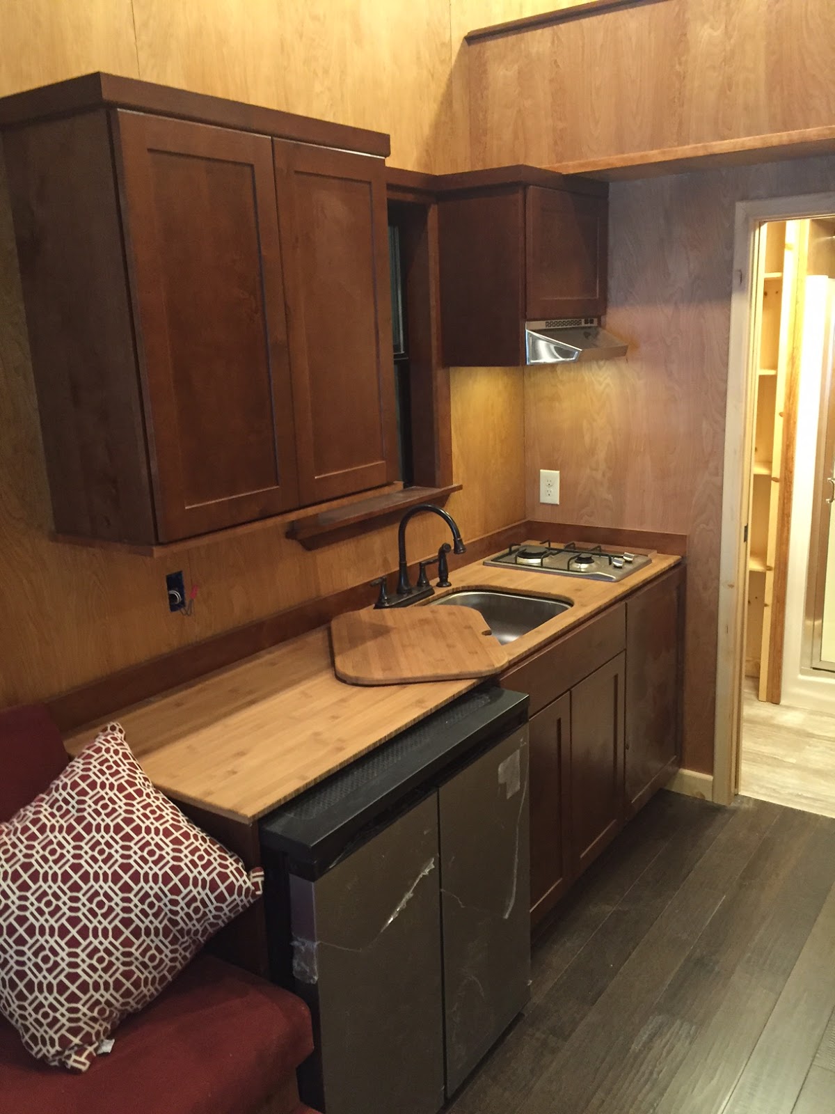 California Tiny House 1 [ TINY HOUSE TOWN ]
