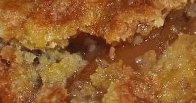 Enjoy & have a nice meal !!!: Caramel Apple Dump Cake