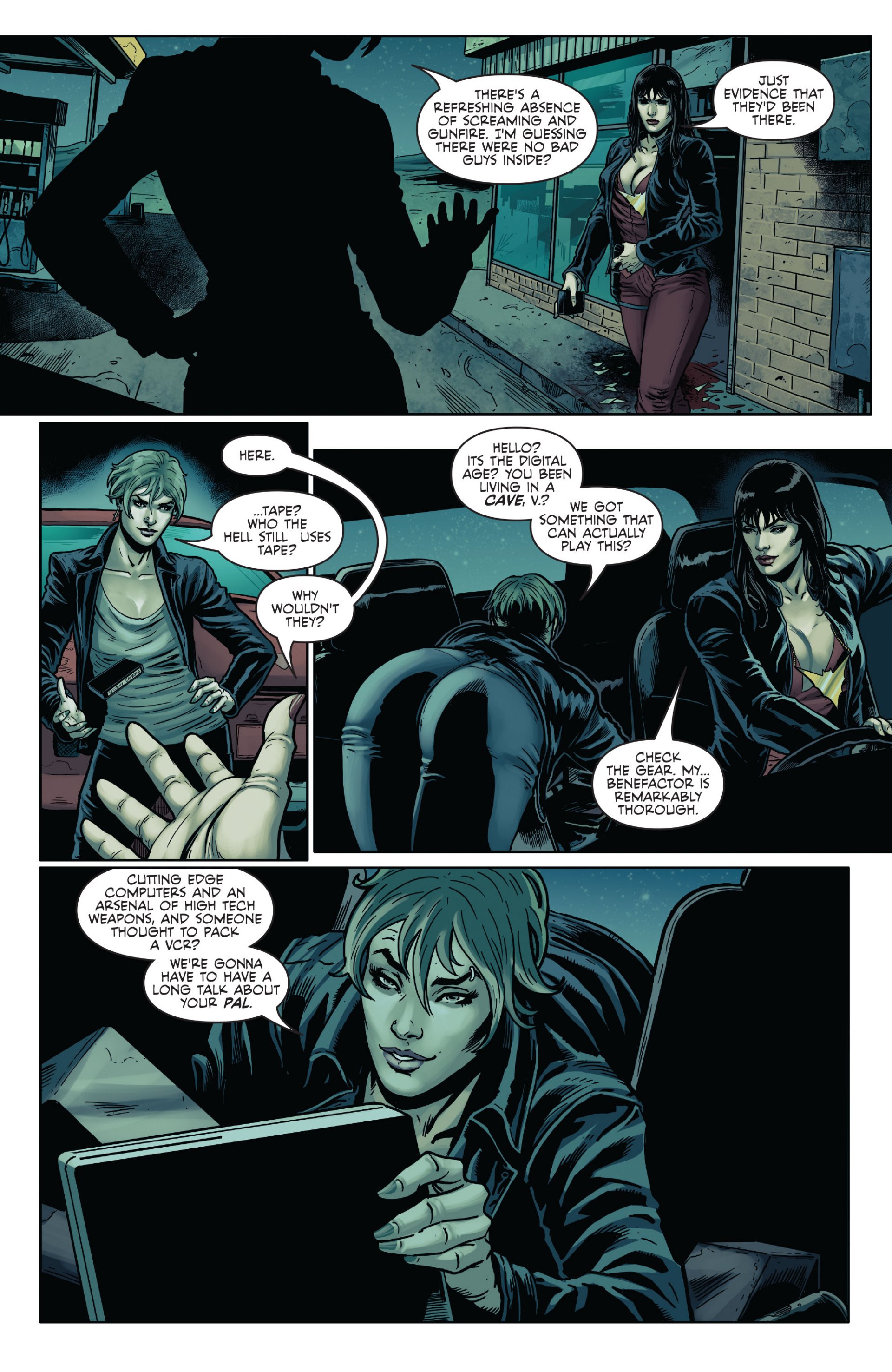 Read online Vampirella (2010) comic -  Issue #8 - 12