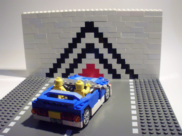 MOC LEGO Car crash test with dummies