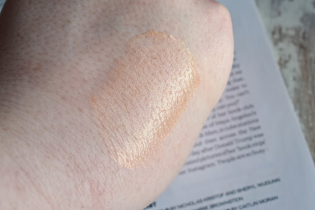 Temple Spa Look On The Bright Side Instant Radiance Booster swatch
