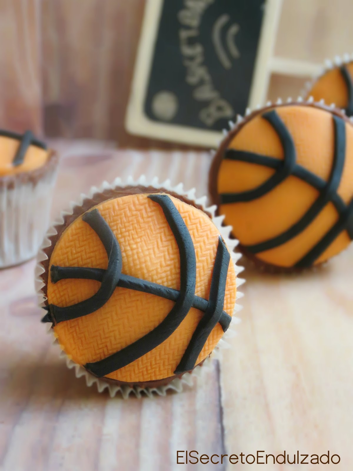 El Secreto Endulzado: BASKET Mini Cupcakes (deportistas)