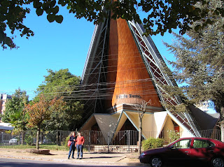 Iglesia Verbo Divino, Los Angeles, Chile, vuelta al mundo, round the world, La vuelta al mundo de Asun y Ricardo