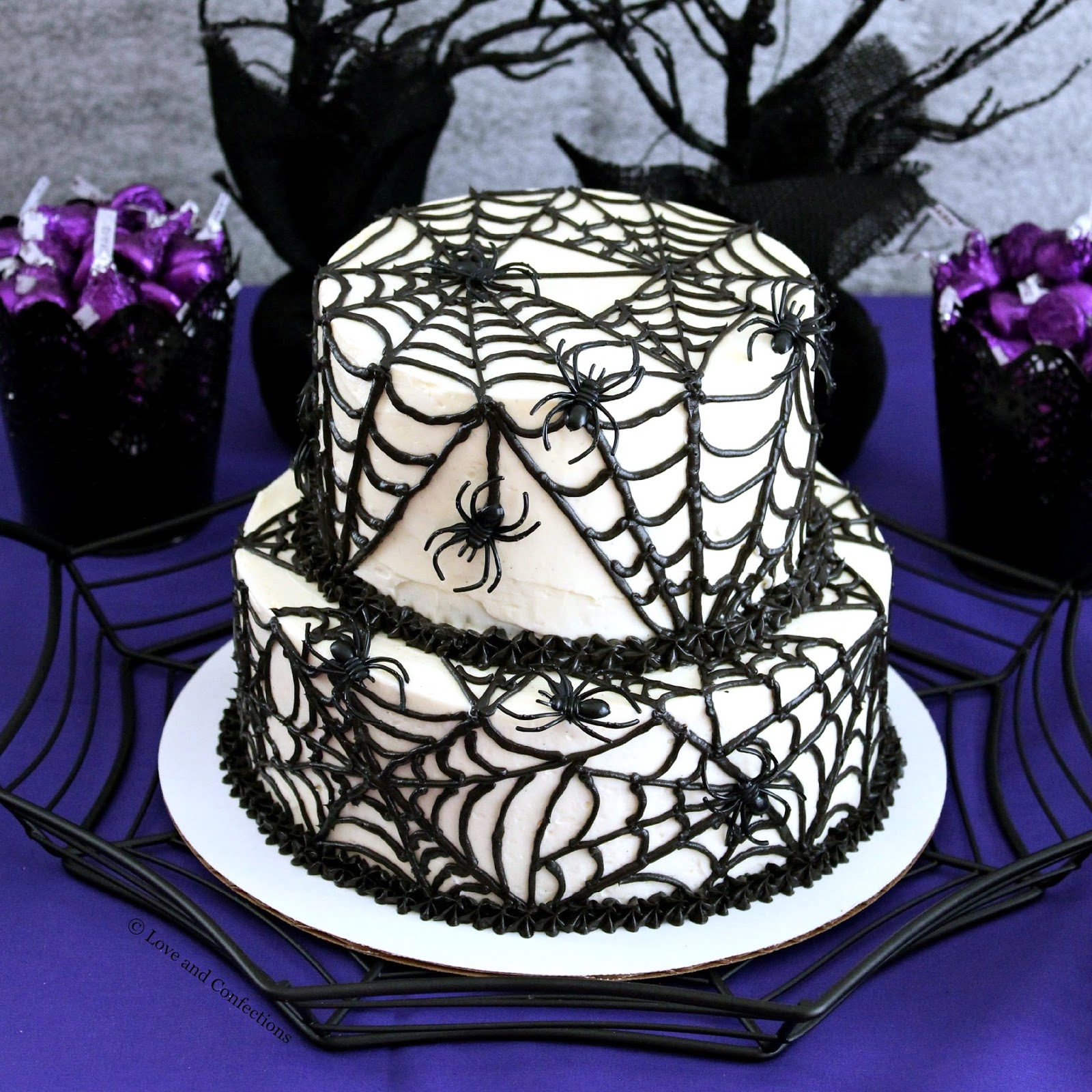 Halloween Spiderweb Cake Tutorial by The Redhead Baker