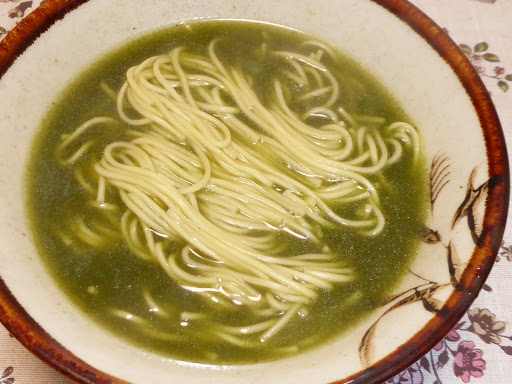 【味のマルタイ】青汁ラーメン《マルタイラーメンに青汁粉末を投入しました！》