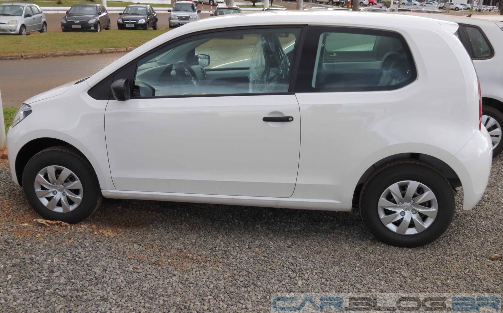 Volkswagen up! duas portas básico preço abaixo de R 26 mil