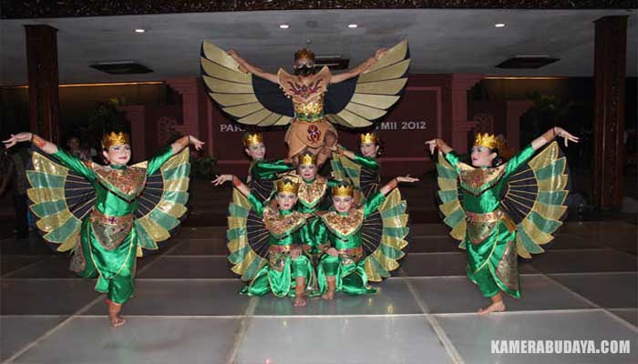 Inilah 10 Tari Kreasi Baru Indonesia Dan Daerah Asalnya Lensa Budaya 1.2 keberagaman tari daerah bali. inilah 10 tari kreasi baru indonesia