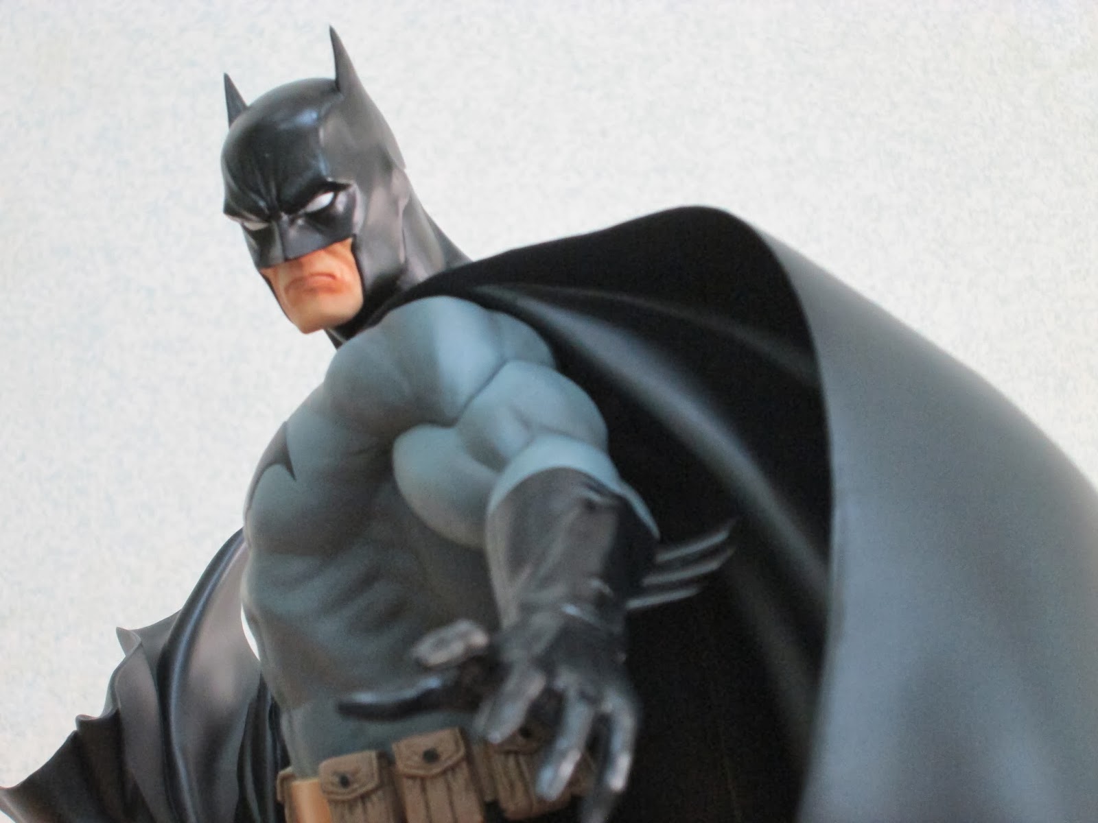 batman black costume artfx statue