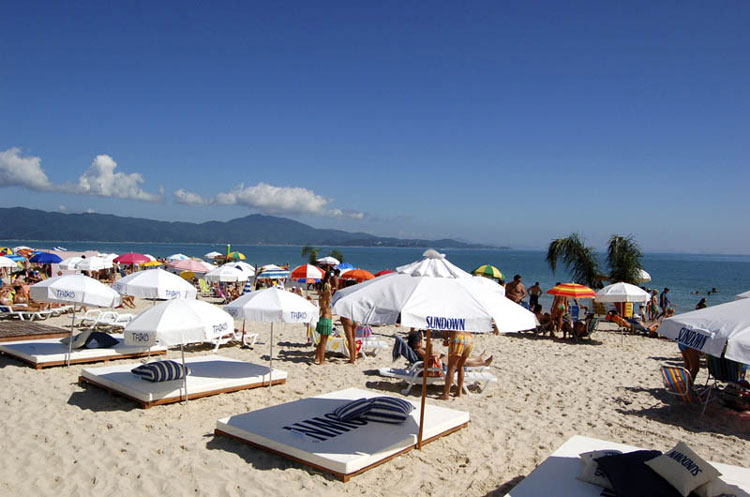 Floripa: dicas para visitar a praia de jurerê internacional Floripa Destination Wedding: DESTINO: PRAIA DE JURERE