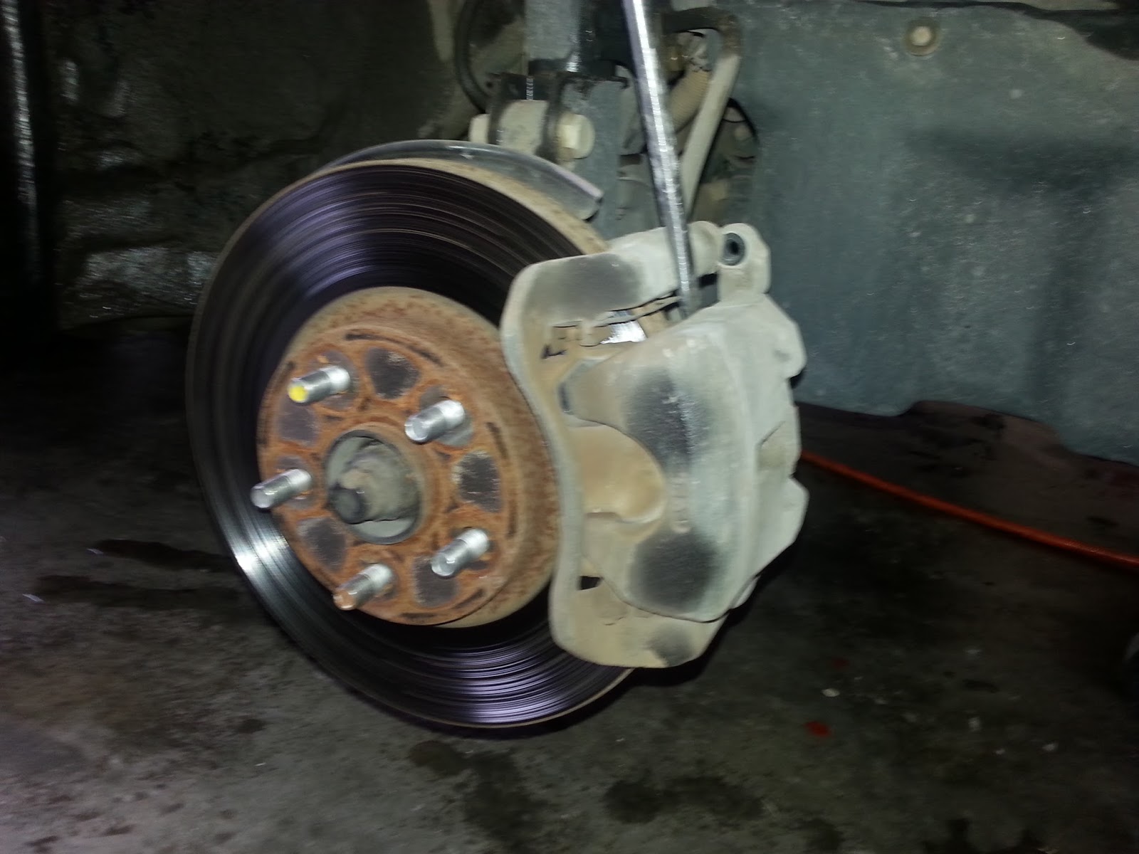 Corolla DIY DIY Front Brakes & Rotors 05 08 Corolla