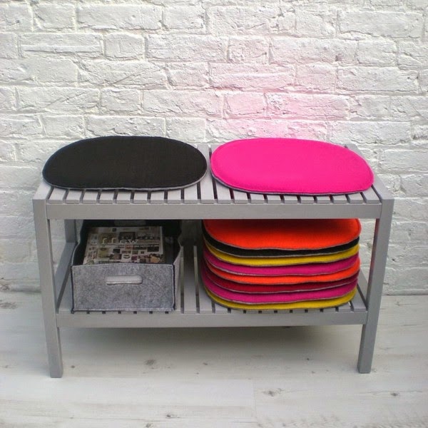 Round seat cushion for a cosy ambience