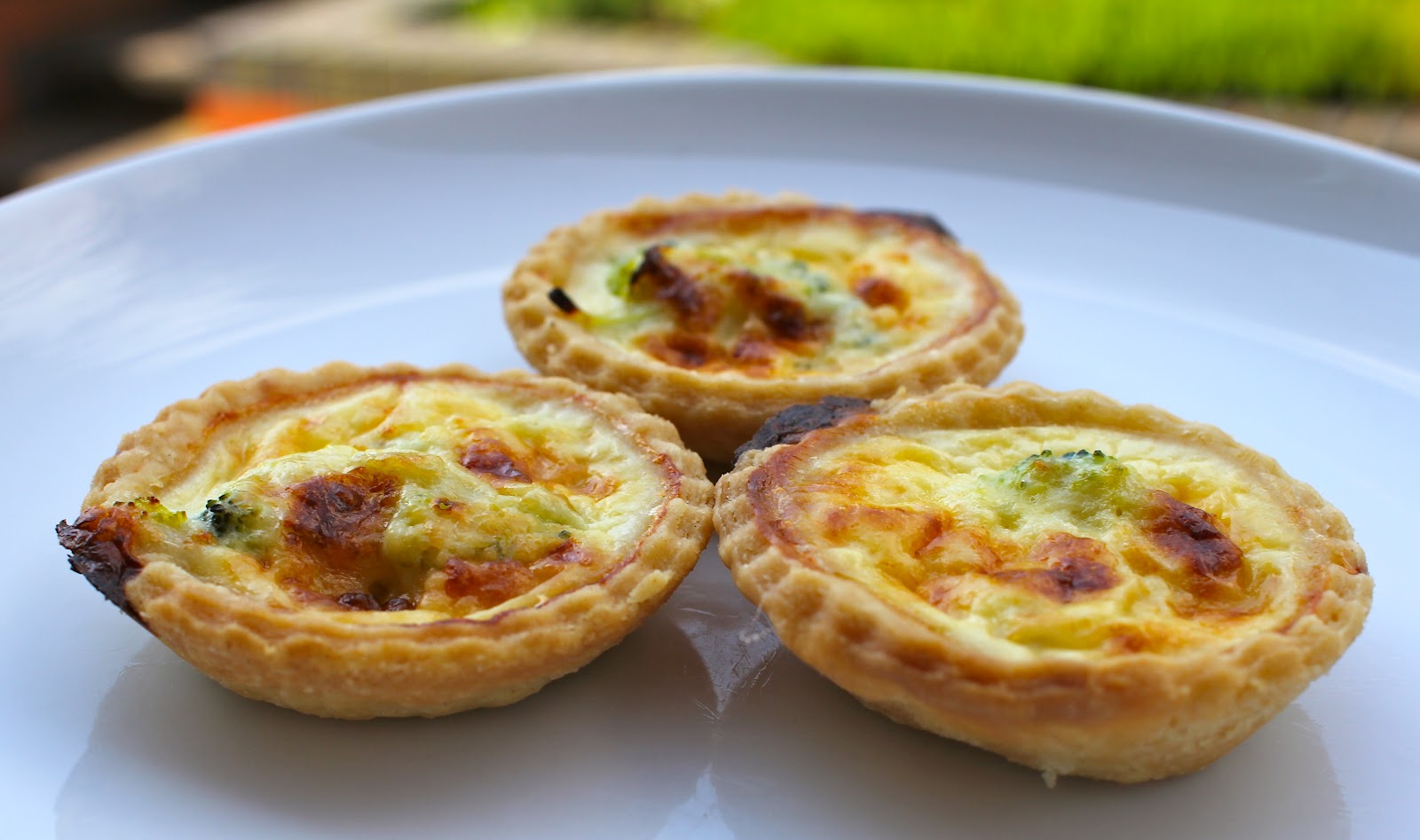 mamacook: Broccoli and Cheddar Mini Quiches for the Whole Family