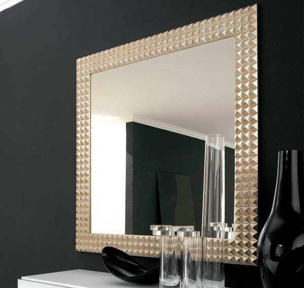 Dekorasi Dinding dengan Cermin Modern yang Menarik