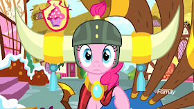Pinkie Pie with a blank expression of disbelief. 