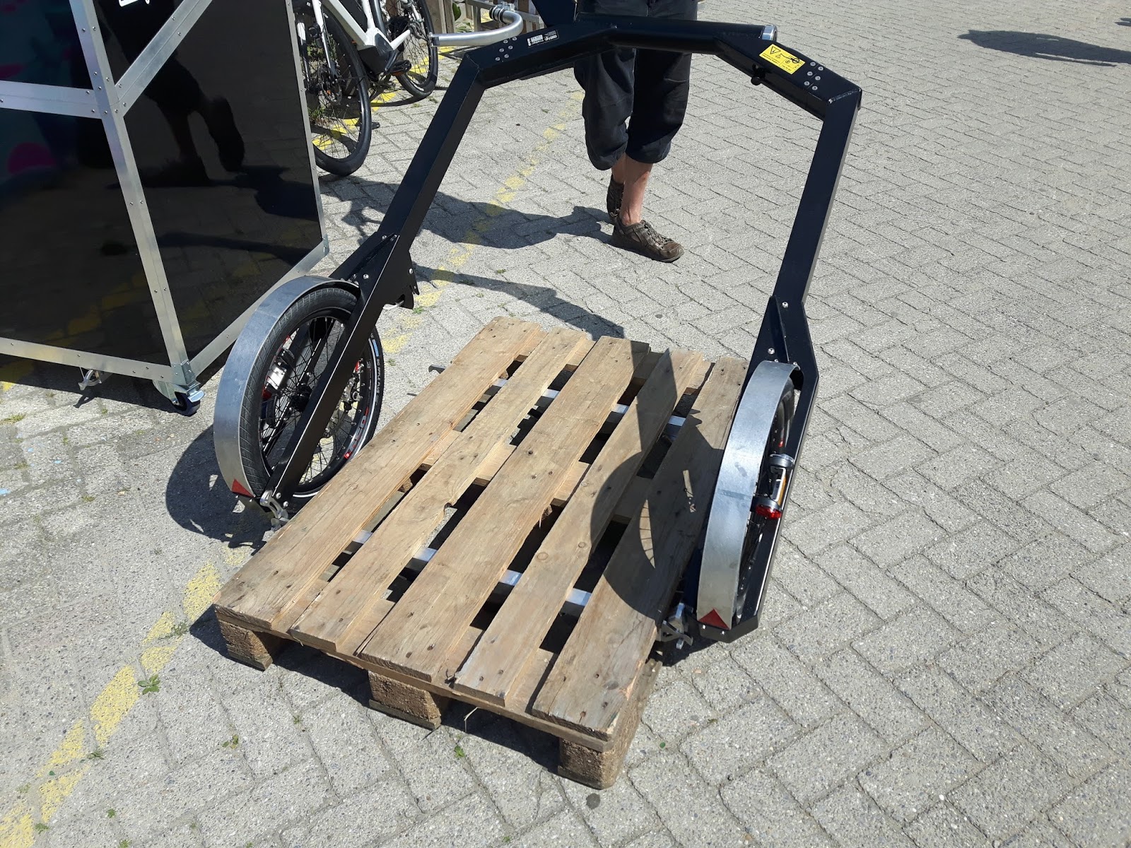 International Cargo Bike Festival Bicylift Europallets... by bike
