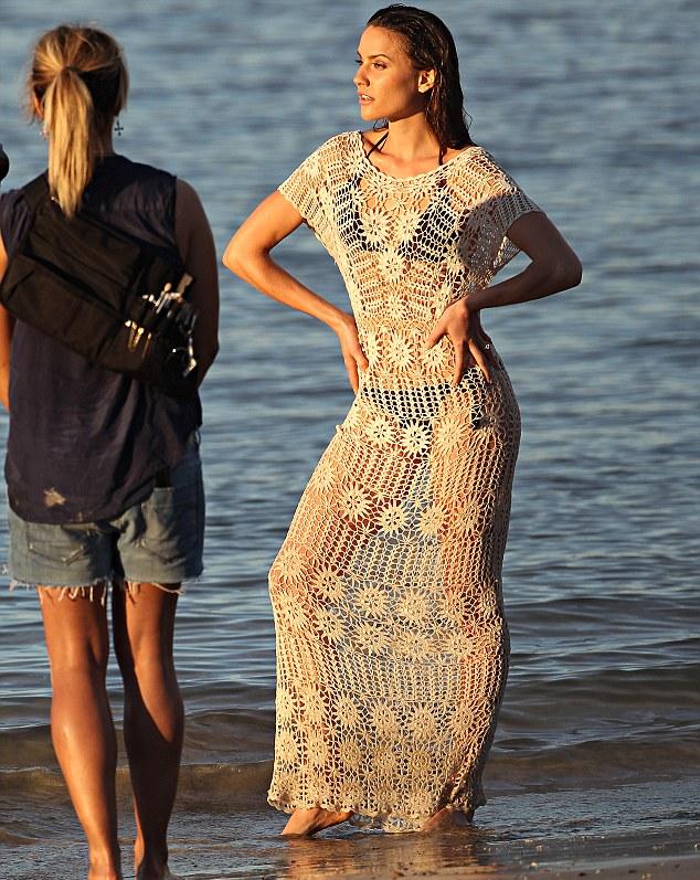 Rachael Finch looked stunning on the set of a photo shoot at Balmoral Beach