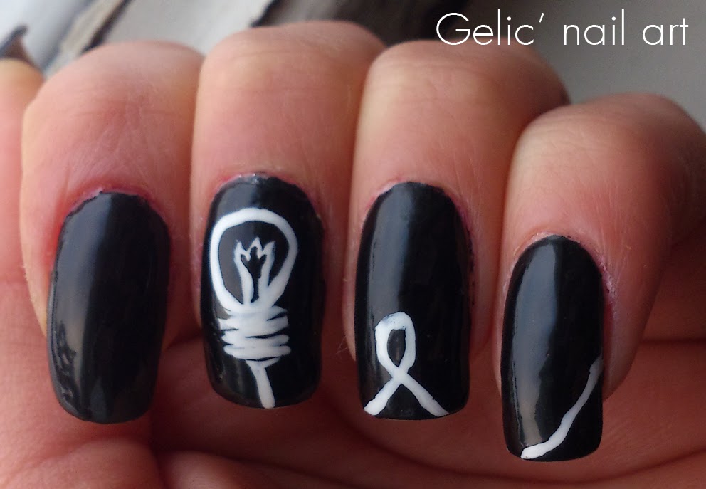 Gelic' nail art Black and white light bulb nail art