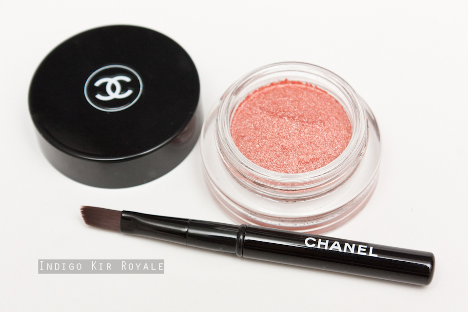 Valentine Kisses: Chanel Illusion D'Ombre Long Wear Luminous