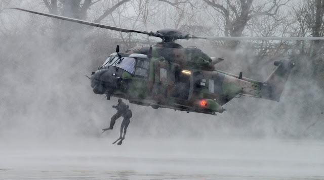 nh90+plongeurs.jpg