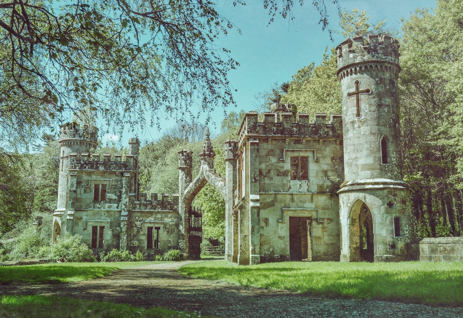 Fairytale Places in Ireland Ballysaggartmore Towers, Co. Waterford ♥