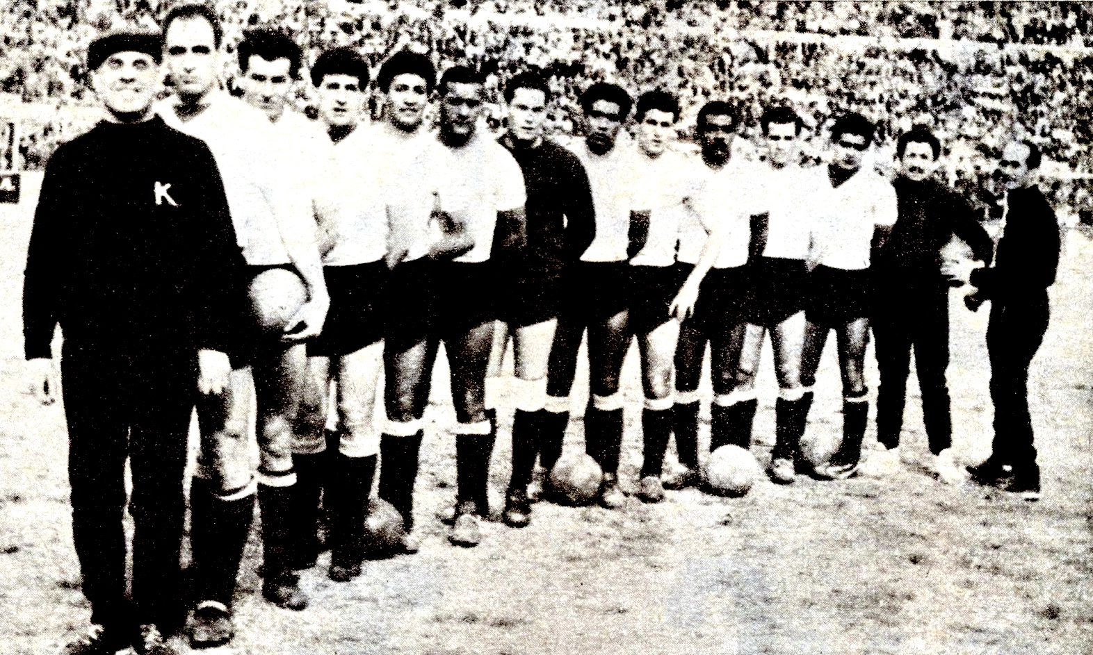 EQUIPOS DE FÚTBOL SELECCIÓN DE URUGUAY contra Bolivia 30/07/1961