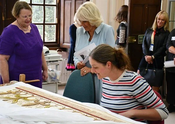 Royal School of Needlework Embroidery Studio created the bespoke lace on the wedding dress of Kate Middleton and Queen Elizabeth