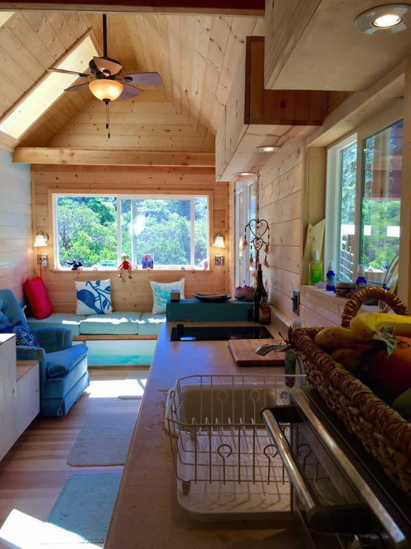 The California Tiny House [ TINY HOUSE TOWN ]