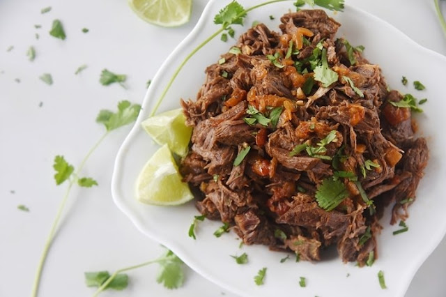 Mexican Shredded Beef {Instant Pot or Slow Cooker} #meatrecipe #slowcooker