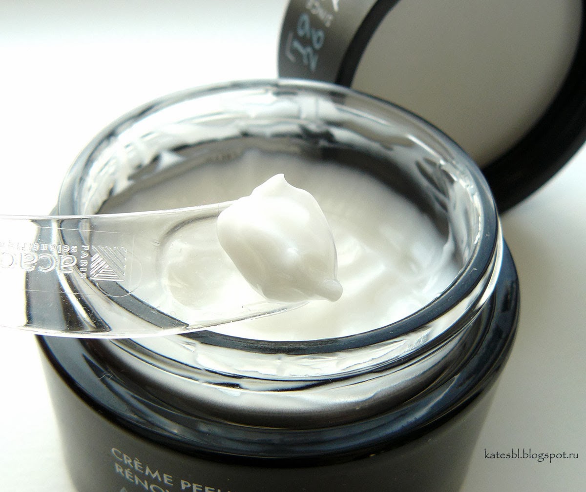 Académie Restorative Exfoliating Night Cream