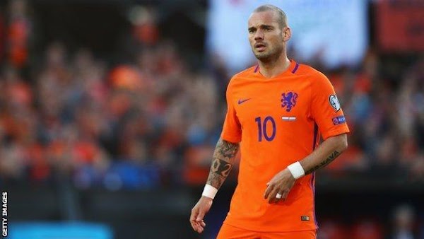 Oficial: Niza, acuerdo con Sneijder