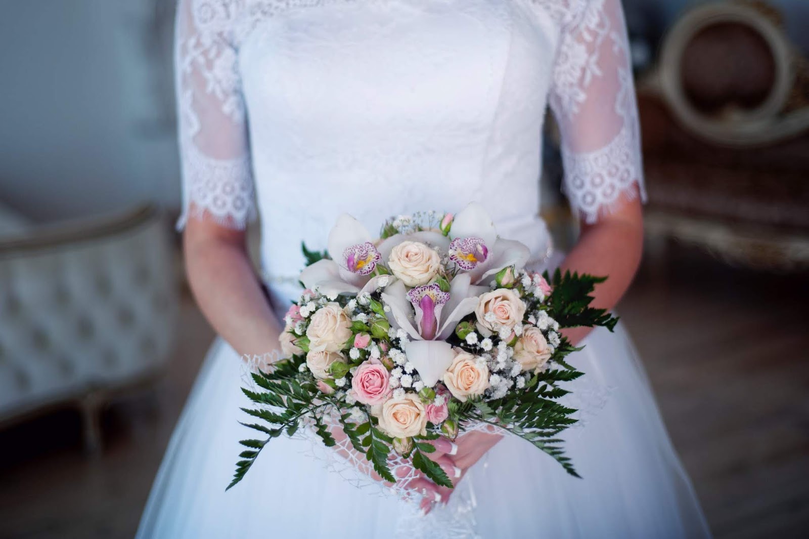 the average wedding costs 33k how to keep to a budget of 5k or