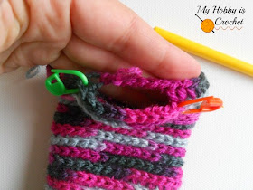 Bella Bricks Fingerless Mitts - Free Crochet Pattern 