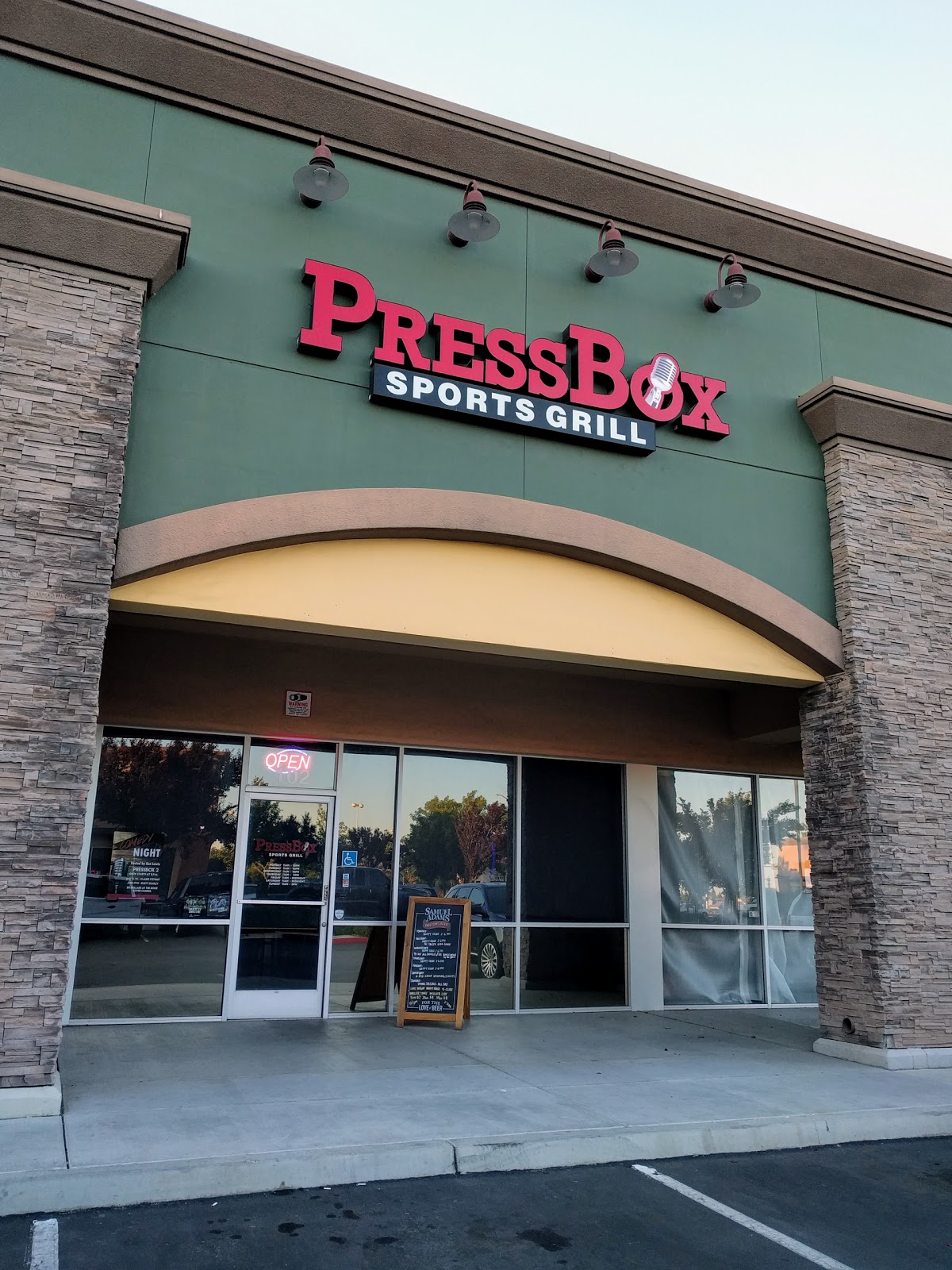 Dean and Mindy walk into a bar We Walk into a Sports Grill