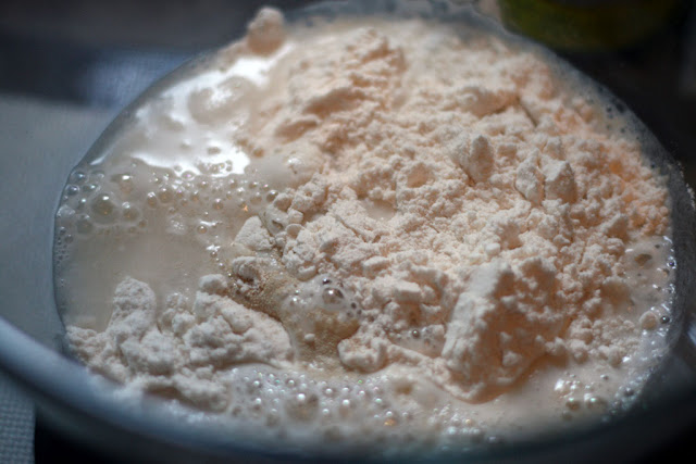 Flour, yeast and salt in a bowl. 