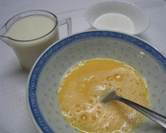 鮮奶燉蛋製作過程 Steamed Eggs with Milk Dessert Procedures01