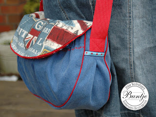  Handtasche Jeans recycline Upcycling London UK Great Britain handmade Farbenmix Taschenspieler Dame