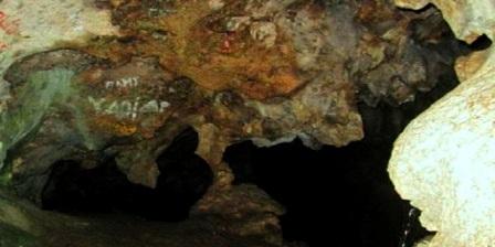 8 Tempat Wisata Jombang Yang Paling Menarik di Kunjungi Goa Sriti Jombang