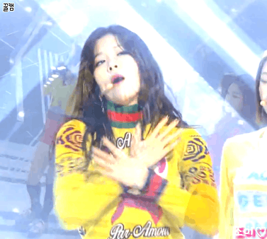 오늘 인기가요 레드벨벳 컴백무대 솔직히 보고가셔야함.gif | 인스티즈