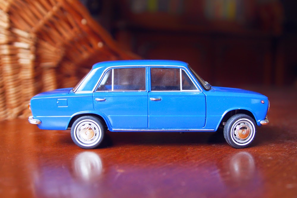 1/18 Ist Models Fiat 124