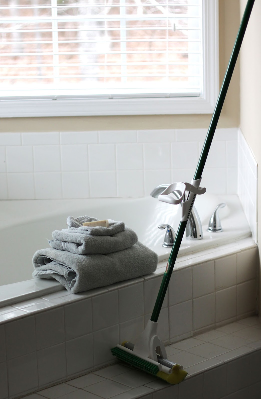 Making a House a Home The Secret to Cleaning Big Bathtubs...