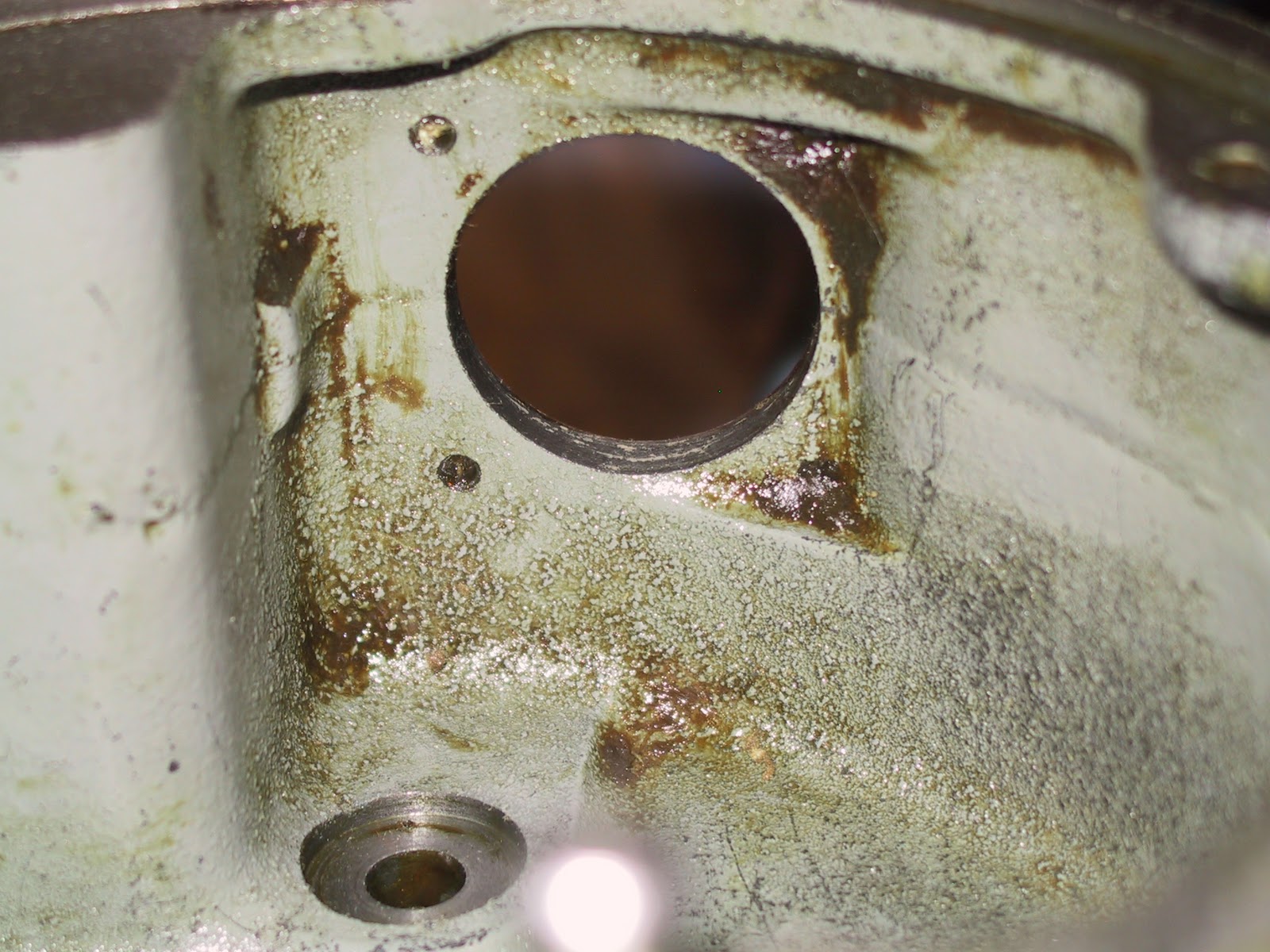 Hobart A200 Overhaul Cleaning the Transmission Case