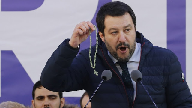 Μ.Σαλβίνι για την βεβήλωση του Σταυρού στην Λέσβο: «Τι ηλιθιότητα, κοινωνία που κόβει τις ρίζες της δεν έχει μέλλον»