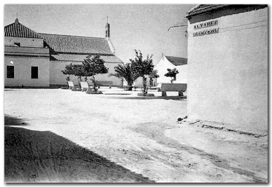 Plaza Hidalgo Carret (desde Alvarez Quintero)