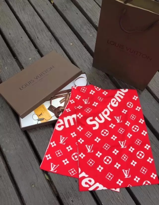 Fkers999: Louis Vuitton x Supreme Scarf