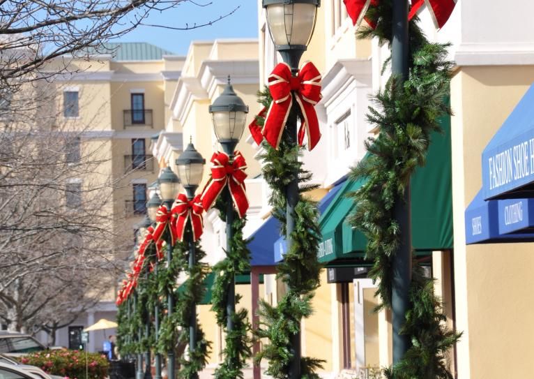 Grinders Island Deadwood And Christmas Lights