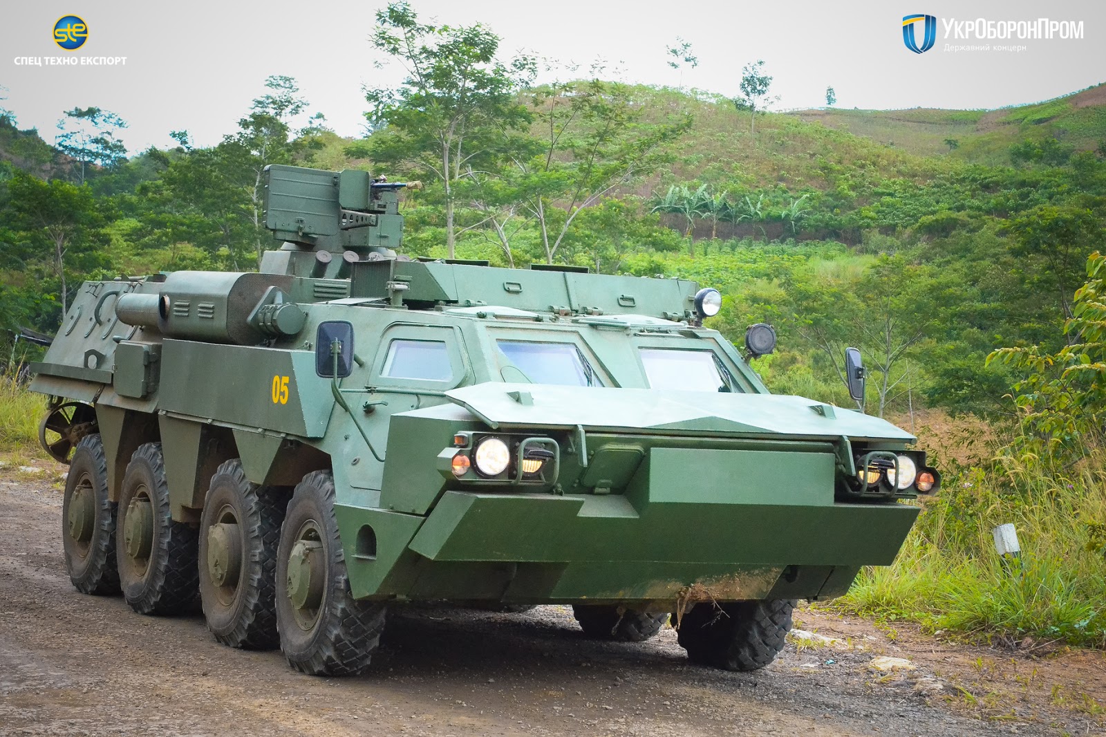 DEFENSE STUDIES Dankormar Melakukan Pengecekan Ranpur BTR4