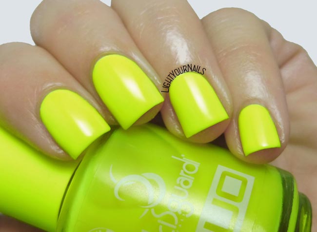 Smalto Dolci Sguardi Fluo giallo yellow neon nail polish